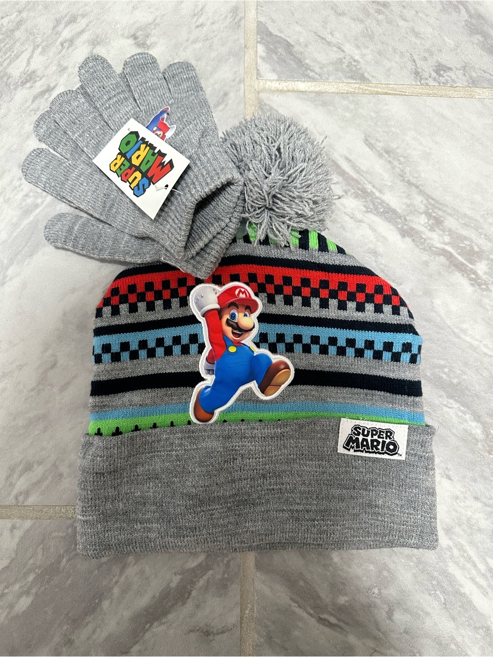 NWT Super Mario 2 Piece Set Beanie Hat & Gloves OSFM Kids